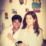Akshay Kumar Instagram – Found this old picture and nothing’s changed,couldn’t & still can’t take my eyes off her😊 Happy anniversary @twinklerkhanna!