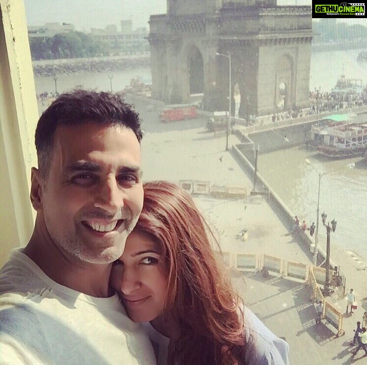 Akshay Kumar Instagram - Easy like Sunday morning...Dinner at the Taj last night extended to an impromptu #staycation 😊 #Sundayvibes #GatewayOfIndia