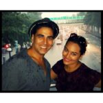Akshay Kumar Instagram - Many Many Happy Returns of the Day to Sonakshi Sinha! Wishing you a happy life more than anything ;) #RowdysInTheRain