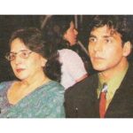 Akshay Kumar Instagram - To my #FirstFriend wishing you the happiest of Mother's Day! Life begins & ends with you. Thank you for being you Mom :) #HappyMothersDay
