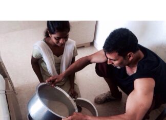 Akshay Kumar Instagram - Today's #Holi made extra special with some thandai made by yours truly :) Happy Holi everyone, be safe.