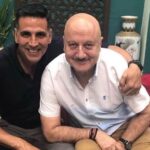 Akshay Kumar Instagram - Dear @anupampkher , have the happiest birthday. Am shooting here in Mumbai even on a Sunday...hope you’re having a relaxed day in some cooler climes. Catch up soon. Love and prayers 🤗