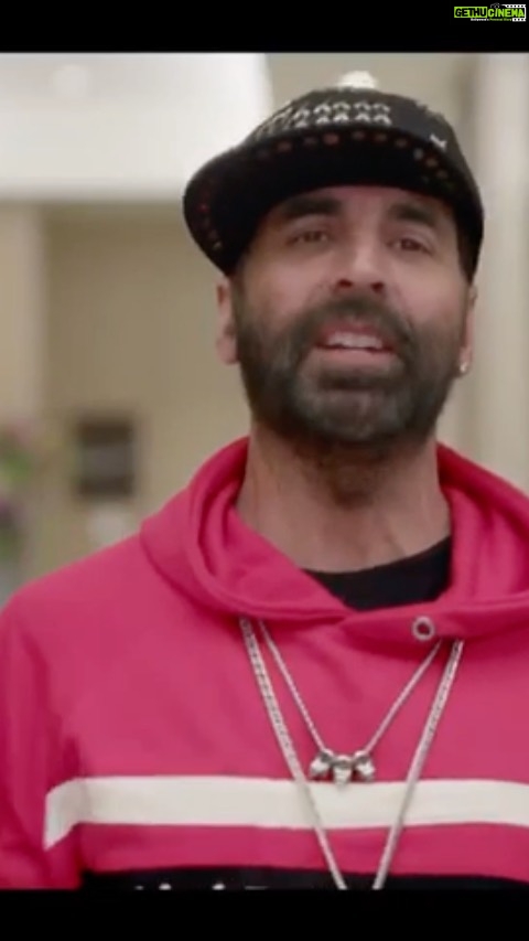 Akshay Kumar Instagram - #ApnaGhar brings us together in a way that little else can. A home that is filled with laughter, is surrounded by neighbours who feel like kin, provides for every little thing my family and I could ever dream of – Isse Accha Kya? @lodhagroup_india #Ad #BuildingABetterLife #LodhaGroup