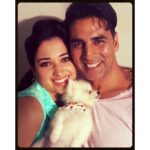 Akshay Kumar Instagram - Here's a cute pic to start off your week from the #ItsEntertainment team. It seems this little one had a rocking weekend, so still catching up on sleep ;)