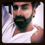Akshay Kumar Instagram - Uh Oh!!! Enjoy the last glimpse of 'The Beard' guys & girls,as its coming off as we speak. Who's sad to see it go? :( ME!