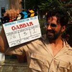 Akshay Kumar Instagram - Starting the #NewYear, with a New Movie, a New Look & by God's Grace lots of Luck!! 1st shot for #GABBAR :) Wish me luck!