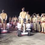Akshay Kumar Instagram - At the inaugural of @MumbaiPolice’s self balancing vehicles of Freego to patrol our promenade at Worli and Carter Road. Happy to see the modernization of our police force, on par with global standards. HM @anildeshmukhncp ji, #AadityaThackeray, @cpmumbaipolice