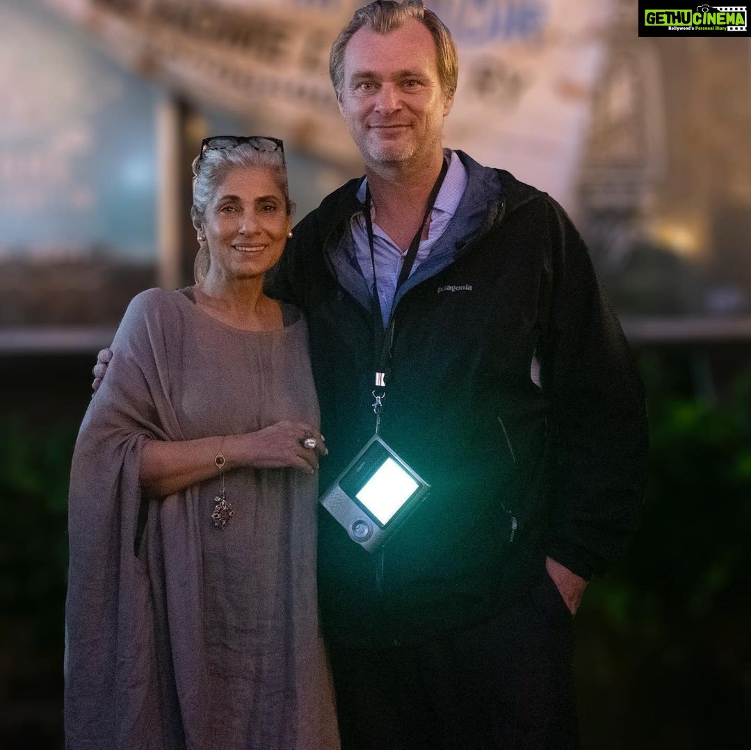 Akshay Kumar Instagram - Here’s my proud son-in-law moment! #ChristopherNolan pens a heartfelt note to #DimpleKapadia on the eve of their release. Had I been in her place, I wouldn’t have been able to move in awe but having watched her on screen working her magic in #Tenet, I couldn’t be more happy and proud of Ma ♥️