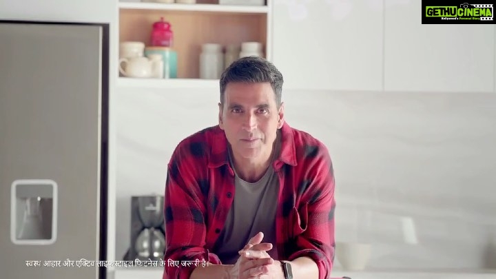 Akshay Kumar Instagram - Do you know that our body needs 1g protein per kg bodyweight? And because many of us don’t know this, we have a protein gap in our diet! @horlicksproteinplus , made with Milk and Soy, has a blend of 3 High Quality Proteins and gives you almost 30% of your daily protein needs. So join me to start a Protein Revolution in our country. #BanaoProteinKaRoutine #Ad