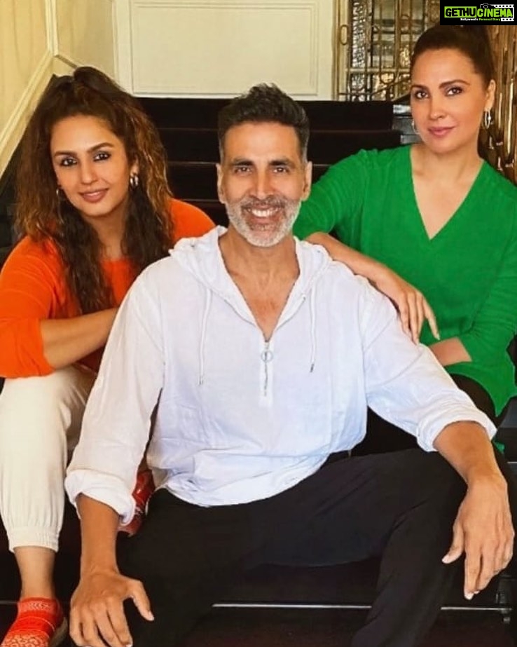 Akshay Kumar Instagram - Happy Independence Day from Team #BellBottom. @iamhumaq @larabhupathi