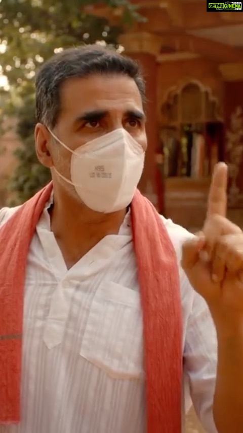 Akshay Kumar Instagram - As #IndiaFightsCorona,a short film from me to you about getting back to work but only when ur city/state officials advise you to do so.And don’t forget to do it safely!चलो India,बदलकर अपना व्यवहार,करें कोरोना पर वारl #SwachhBharatSwasthBharat @narendramodi #PMOIndia #swachhbharat