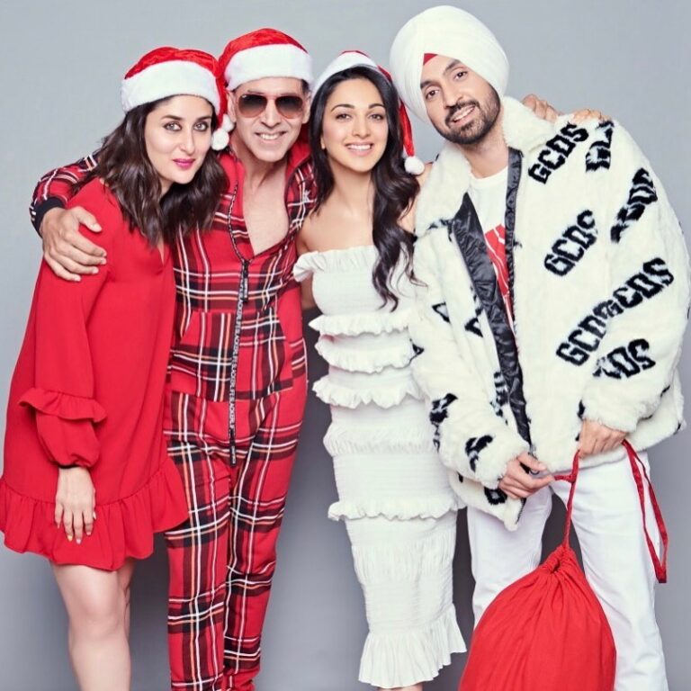 Akshay Kumar Instagram - The Batra’s are coming to spread some cheer, this Christmas 🎄#3DaysToGoodNewwz #KareenaKapoorKhan @diljitdosanjh @kiaraaliaadvani #GoodNewwzThisFriday