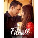 Akshay Kumar Instagram - Witness a tale of heart-wrenching love 💔 Here’s the poster of my first ever music video, #Filhall with @nupursanon. Sung by @bpraak. @jaani777 @arvindrkhaira @desimelodies #CapeOfGoodFilms