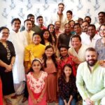 Akshay Kumar Instagram - Celebrating Diwali with the team. It’s the happiest time of the year, when the clothes are bright and the smiles even brighter!Wishing you all a very safe and #HappyDiwali ✨✨✨
