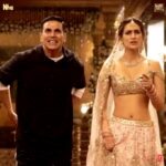 Akshay Kumar Instagram - Ab Diwali ka celebration hoga aur bhi mazedaar #Housefull4 parivaar ke saath. Aa rahe hain hum kal aapse milne. Book tickets NOW! #HF4Tomorrow Link in bio.