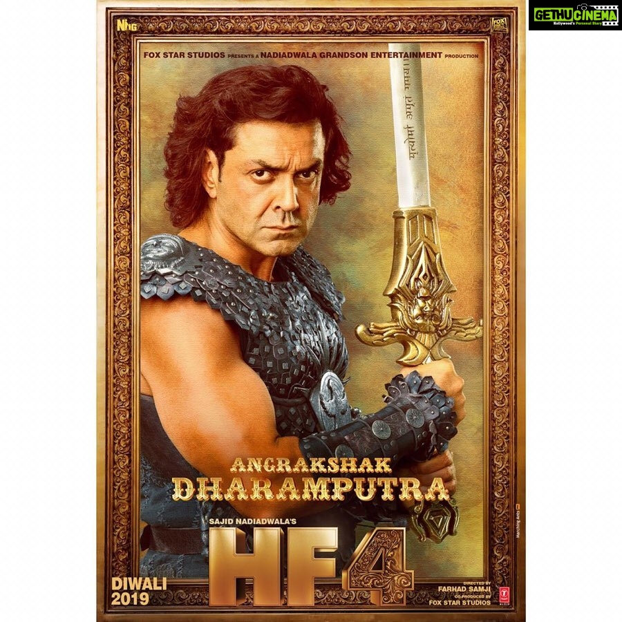 Akshay Kumar Instagram - Miliye bahaduri πͺπ»πͺπ» aur sahas ki misaal, Dharamputra β se! Aur dekhiye kaise Dharam banta hai Max in this journey back in timeβ³ with #Housefull4. Trailer out on 27th September. #SajidNadiadwala @iambobbydeol @farhadsamji @wardakhannadiadwala @foxstarhindi @nadiadwalagrandson