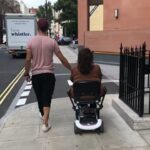 Akshay Kumar Instagram - ‪Juggled shoot to spend a few days with mom in London. No matter how busy you are with life and growing up, don’t forget they are also growing old...so spend time with them while you still can ❤️‬