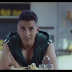 Akshay Kumar Instagram - Do weight loss techniques like these appeals to you? It’s time to learn the right way to be healthy with #GOQii #IndiaHealthQuiz and win exciting prizes. #AbHealthyBanegaIndia Download the @GOQiiLife app and use my invite code Akshay999 for exciting offers http://bit.ly/Akshay999 Together we shall make 130Cr Indians Healthy & Fit! #BeTheForce