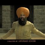 Akshay Kumar Instagram - The soundtrack of 21 roaring invincible Sikhs, #AjjSinghGarjega in the voice of @jazzyb out now. Link in bio @ParineetiChopra @anurag_singh_films @karanjohar @apoorva1972 @sunirkheterpal #CapeOfGoodFilms #AzureEntertainment @zeestudios_ @zeemusiccompany @chirantanbhatt #KunwarJuneja #Kesari