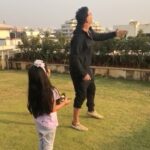 Akshay Kumar Instagram – Meet daddy’s little helper 😁 Continuing our yearly father-daughter ritual of flying kites soaring high in the sky! #HappyMakarSankranti everyone