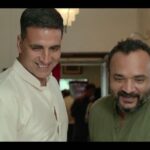Akshay Kumar Instagram - For too long, the word “toilet” has been thought of as a dirty word. For too long, we have been embarrassed by it. After all, it has always been considered to be an unclean place. Not any more. I’m proud to have partnered with #Harpic to bring a sparkling clean toilet within everybody’s reach. Now, having a clean toilet is so accessible and easy. Instead, let us be proud of our clean toilets. #ApnaToiletApniShaan #HarGharSwachh