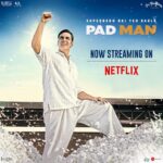 Akshay Kumar Instagram - A mad superhero’s superb story, #PadMan now streaming on #Netflix 🤓🍿 @padmanthefilm @sonamkapoor @radhikaofficial @twinklerkhanna @sonypicturesin #RBalki