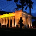 Akshay Kumar Instagram - #KolkataTurnsGold Watch the Prinsep Ghat turn Gold today to unite for our first Gold medal victory. @t2telegraph #IndiaTurnsGold