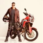Akshay Kumar Instagram - This mean machine is the newest addition in the @honda2wheelerin family. Join the tribe with the latest #AfricanTwin 2018 and experience true adventure