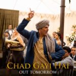 Akshay Kumar Instagram - Kya dekh rahe ho? #ChadGayiHai kya? Song out tomorrow. @excelmovies @ritesh_sid @faroutakhtar @reemakagti1 @soulfulsachin @jigarsaraiya @zeemusiccompany