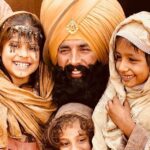 Akshay Kumar Instagram – Innocent smiles galore on set today! Shooting with these lovely children playing Afghani kids in #Kesari based on the Battle Of Saragarhi, one of the bravest battles fought in India.