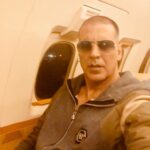 Akshay Kumar Instagram - Delhi, here I come for @honda2wheelerin at #AutoExpo2018 Hall No.-6, See you soon 🙋🏻‍♂️ #AETMS18 #Honda2WAE18