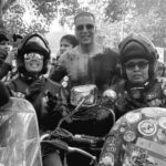 Akshay Kumar Instagram - Got some cool company enroute #PadMan promotions today... The Bikerni, India's largest all women riding group 😎 #PadManInDelhi @padmanthefilm @sonamkapoor @radhikaofficial @mrsfunnybones @sonypicturesin @kriarj #RBalki #9Feb2018