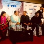 Akshay Kumar Instagram - The very first screening of #PadMan was held today for school children. Grateful to hon. CM of Gujarat @vijayrupanibjp ji and Minister Of State, @vibhavaridave ji for their support. @PadManTheFilm @sonamkapoor @radhikaofficial @twinklerkhanna @sonypicturesin @kriarj #RBalki #9Feb2018 #PadManInAhmedabad