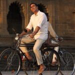 Akshay Kumar Instagram - ‪Bid for this #Padman cycle featured in my movie on www.bidkartz.com and the proceedings go for supporting women empowerment to "Laadli - a girl child campaign by Population First"‬ ‪@PadManTheFilm @sonypicturesin @kriarj ‬
