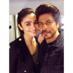 Alia Bhatt Instagram – Must pause for selfie. Always! #DearZindagi