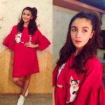 Alia Bhatt Instagram – #DearZindagi promotions before heading off! Wearing @Pinkporcupines and @nativeshoes styled by @stylebyami @shnoy09 hair by lovely @ayeshadevitre and make up by beauty @puneetbsaini @sajzdot @grish1234 ✌️️✌️️✌️️✌️️