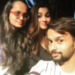 Alia Bhatt Instagram - 😁😁😁 @shnoy09 @grish1234 #ShootLife ❤️❤️❤️