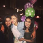 Alia Bhatt Instagram - My beautiful sisters!!!! Love you both @shaheenb @akansharanjan to the moon and back.. #BirthdayVibes