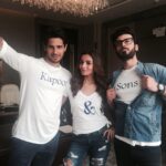 Alia Bhatt Instagram – #KapoorAndSons take Bengaluru @s1dofficial @fawadkhan81 #KNSMarch18th