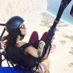 Alia Bhatt Instagram – Look, I can fly ;) #Paragliding