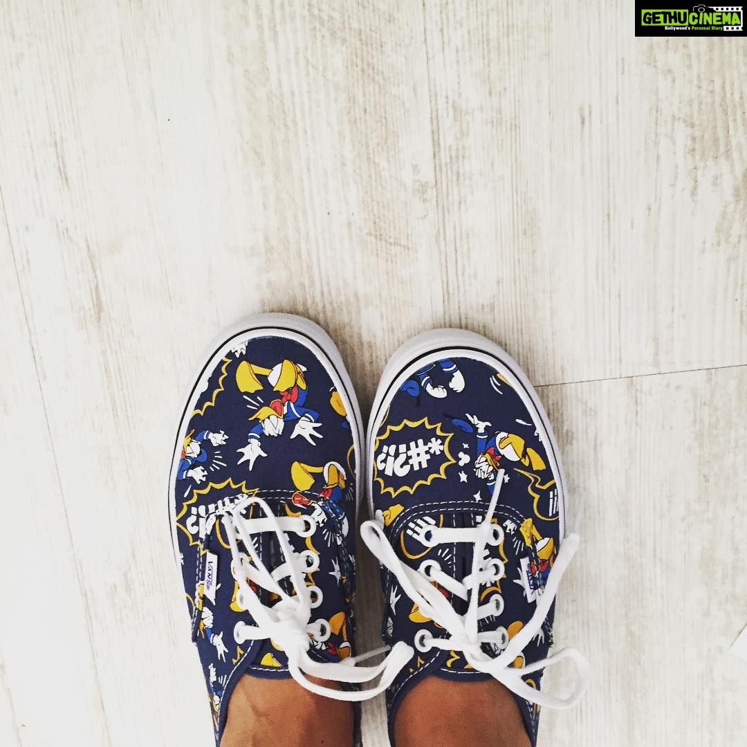 Alia Bhatt Instagram - Donald Duck is my new companion ;) thank you #vans ;) #ShoeLife