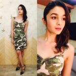 Alia Bhatt Instagram - Ready to launch hour Filmfare cover !!!! Wearing Diesel @stylebyami @shnoy09 hair by - @ayeshadevitre @sajzdot and make up by @artinayar ;) @grish1234 #1DayToGoForShaandaar #ShaandaarPromotions #GoingShort ;)