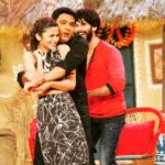 Alia Bhatt Instagram - That time of the year again ! Such a super super super shoot today !!! Thank you Kapil !! #ComedyNightsWithKapil #ShaandaarPromotions #Shaandaar @shahidkapoor