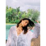 Alia Bhatt Instagram – keep your face towards the sunshine and the shadows will fall behind you 🌤