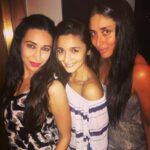 Alia Bhatt Instagram – Kapoors and me ;) #toomuchfunnnnn @therealkarismakapoor