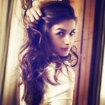 Alia Bhatt Instagram – Yesssssss? #randomthrowbacks ;)