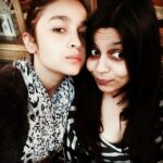 Alia Bhatt Instagram – When in doubt. Pout ! ;) with my fav in my fav city ! #London #teatime