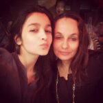 Alia Bhatt Instagram – Mummy selfie !!! #paris