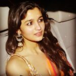 Alia Bhatt Instagram – Feeling festive !! #diwaliparty#funnights