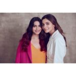 Alia Bhatt Instagram – Here comes the sun ☀️
No better feeling than talking about your sisters first book! @shaheenb you are brilliant and I love you! ❤️
Thank you @barkha.dutt for the platform! This will truly be a memory for lifeeeee!!!
☀️
☀️ #wethewomen #neverbeenunhappier